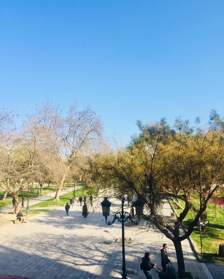 Esther Isimeriahomz سالونيك المظهر الخارجي الصورة